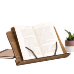 Kitap Formunda İsme Özel Ahşap Kitap Standı