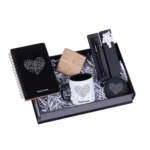 Ahşap Kutuda Siyahseverlere Özel Kalp Tasarımlı Hediye Seti