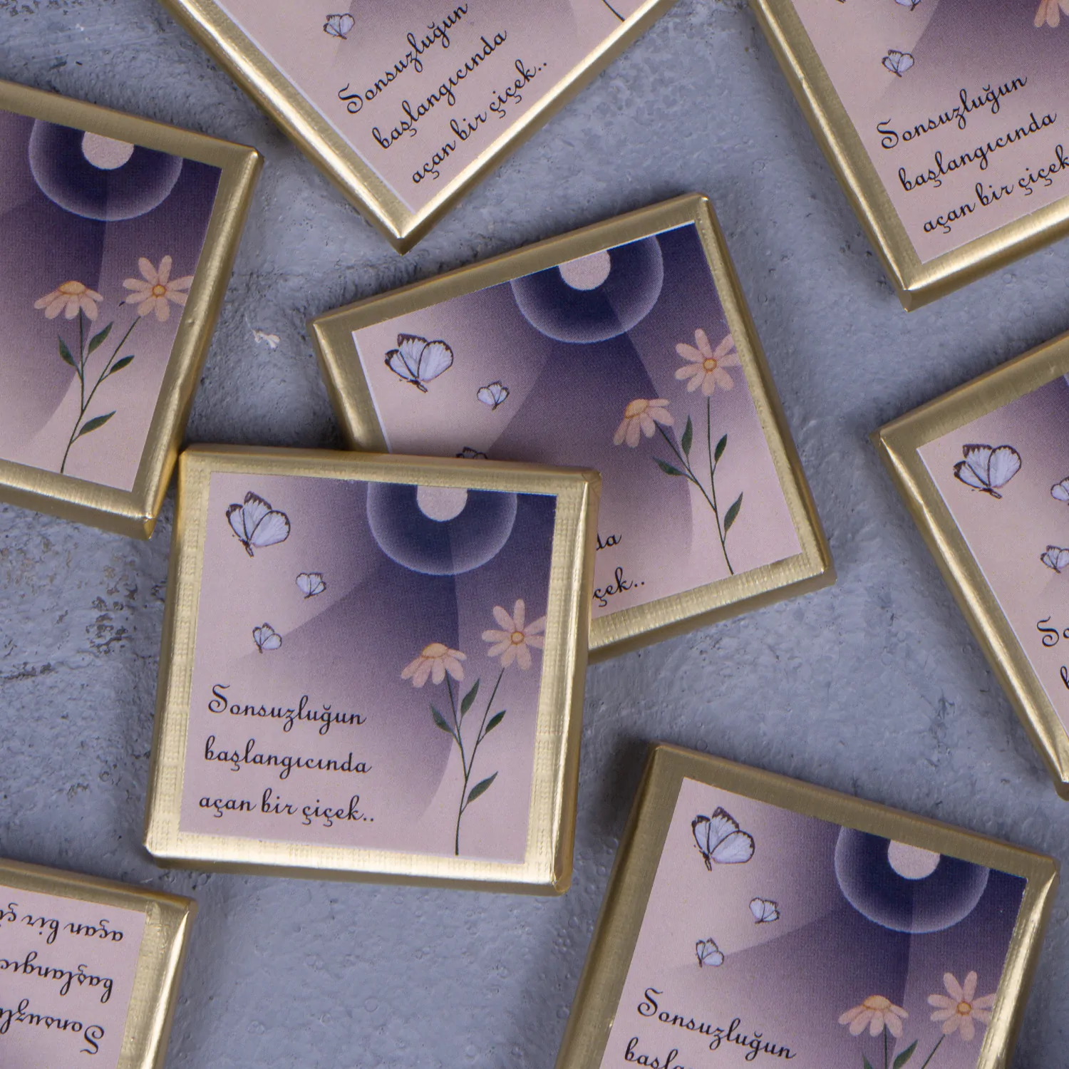 Sonsuzluğun Başlangıcında Temalı İsme Özel Çikolata - Görsel 2