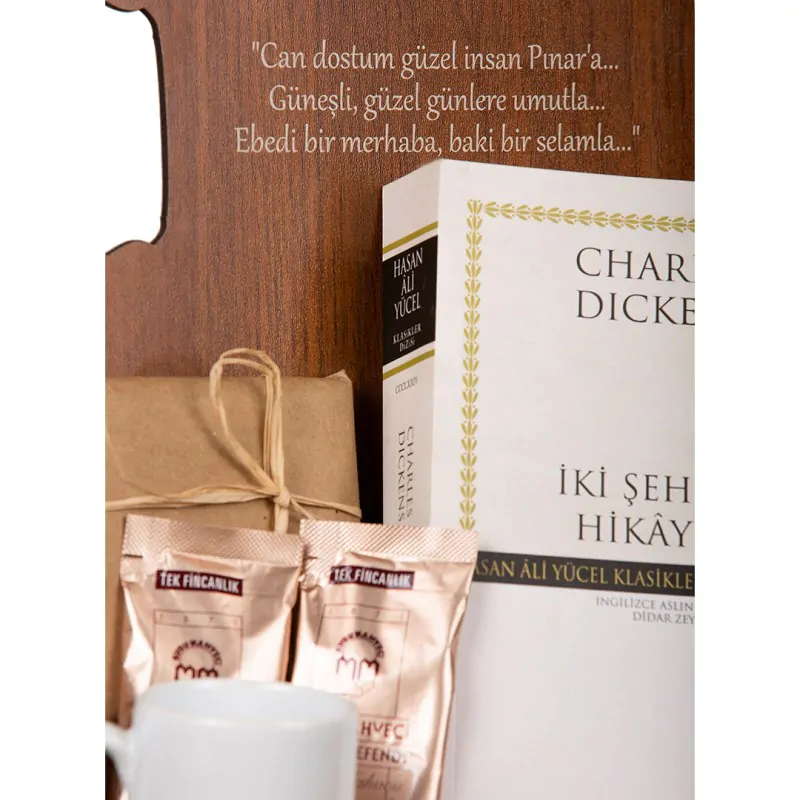 İki Şehrin Hikayesi Pencere Tasarımlı Kitaplı Hediye Seti - Görsel 3