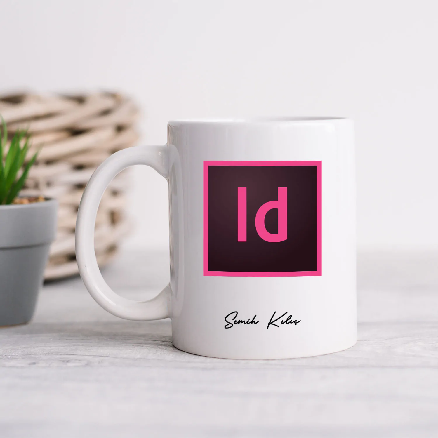 Grafik Tasarımcıya Hediye / Indesign Tasarımlı İsme Özel Kupa - Görsel 1