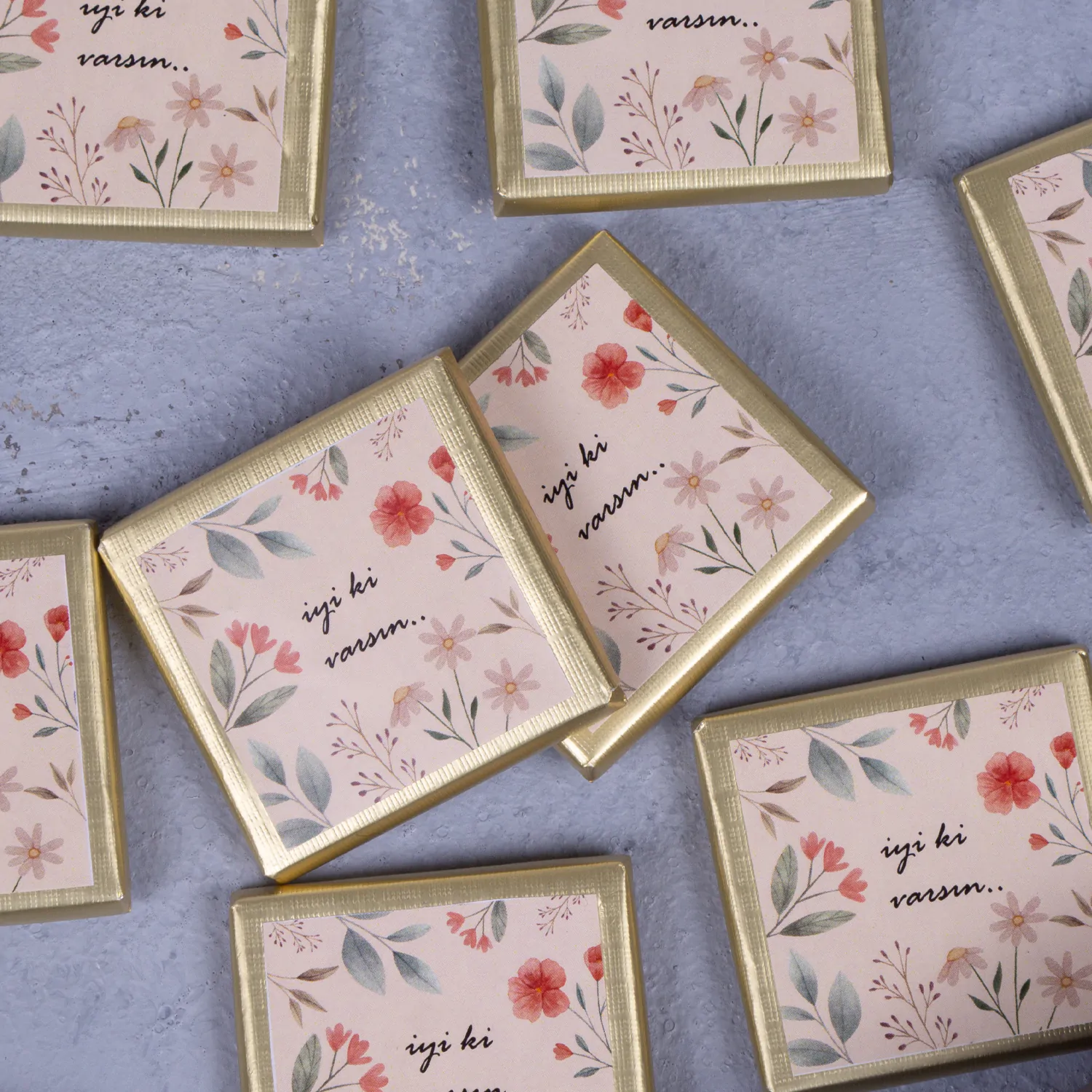 İyi Ki Varsın Temalı İsme Özel Çikolata - Görsel 2