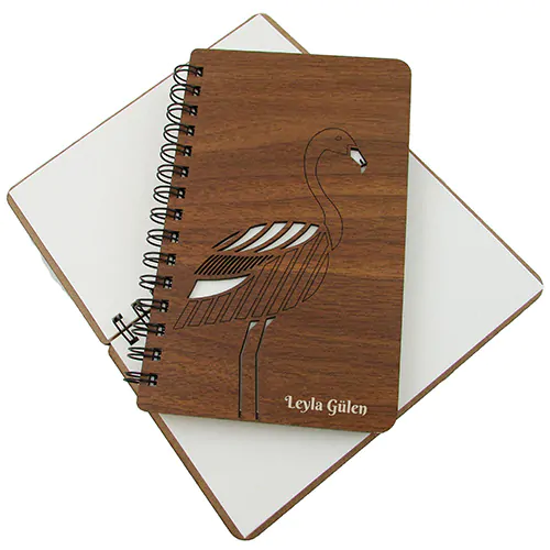 Kişiye Özel Pelikan Tasarımlı Ahşap Kapaklı Defter