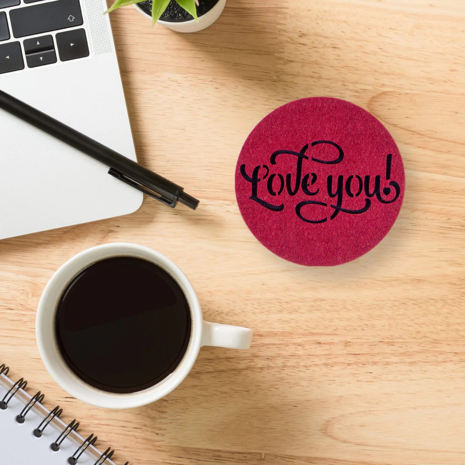 Love You Tasarımlı Kırmızı Keçe Kupa Altlığı - Görsel 1
